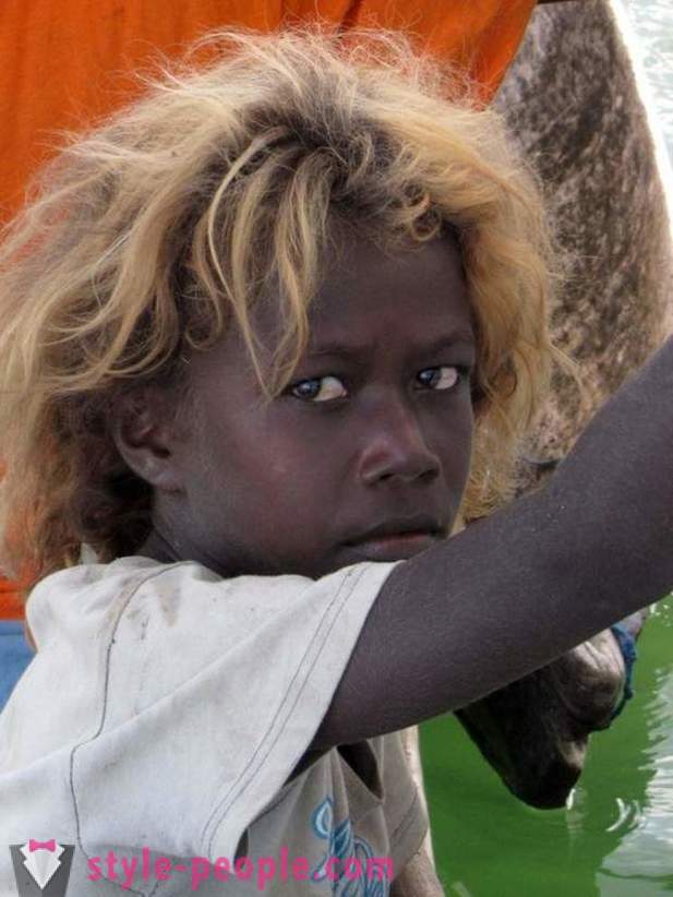 Historien om de svarte innbyggerne i Melanesia med blondt hår