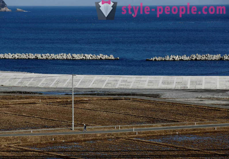 Kysten av Japan, tsunamien skadet i 2011, beskyttet 12-meter vegg