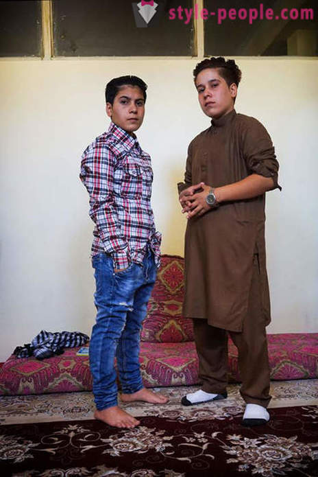 Hvorfor blir oppdratt som gutter i Afghanistan, noen jenter