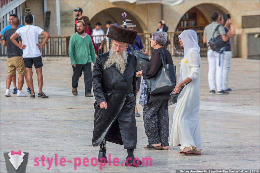 Hvorfor er religiøse jøder bære spesielle klær