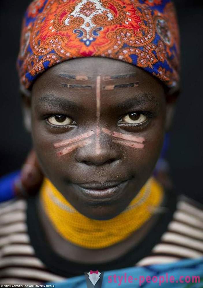 I Afrika, arr pryder ikke bare menn