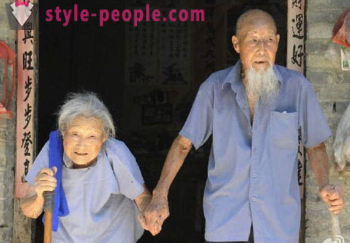 Etter 80 års ekteskap, paret endelig gjort et bryllup fotoseanse