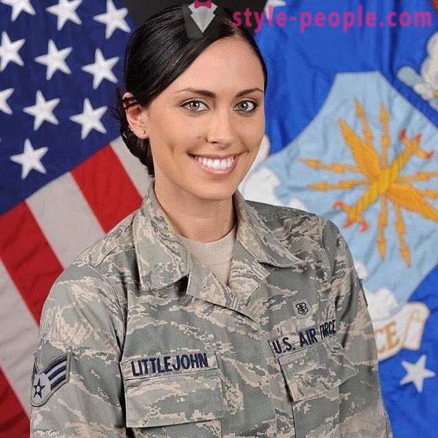 Kerissa Little - medlemmer av US Air Force, som er en profesjonell modell, og har en mastergrad