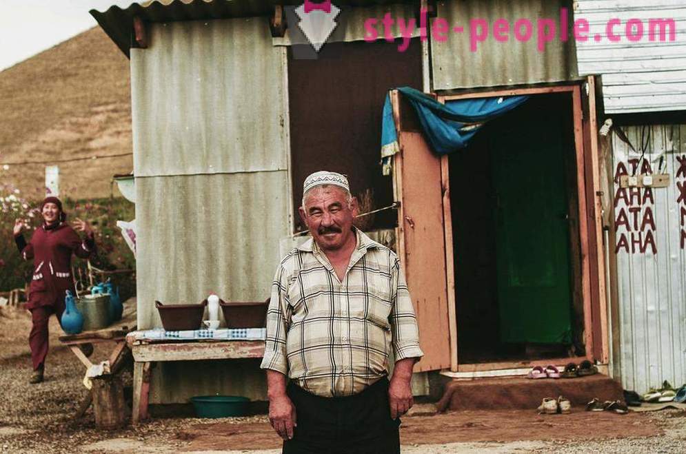 West fotograf har brukt to måneder på besøk Kazakh sjaman