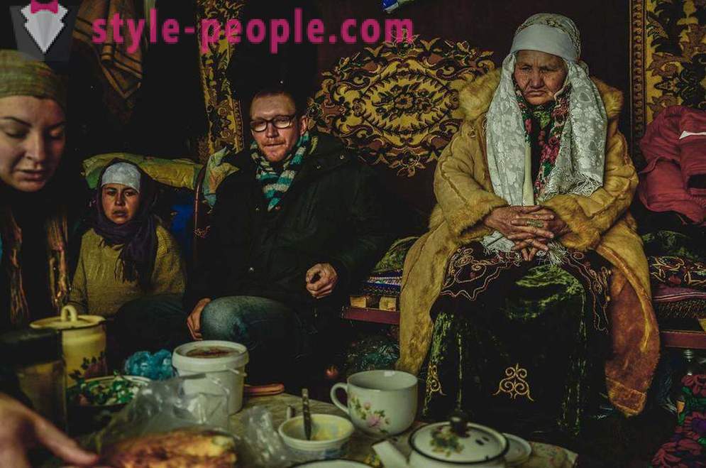 West fotograf har brukt to måneder på besøk Kazakh sjaman