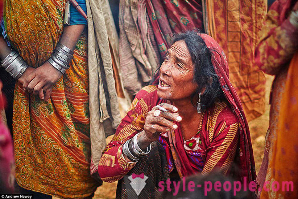 De siste jegere og samlere: livet til en primitiv stamme i Nepal