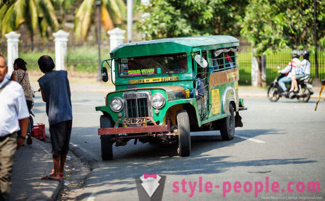 Bright filippinsk jeepney