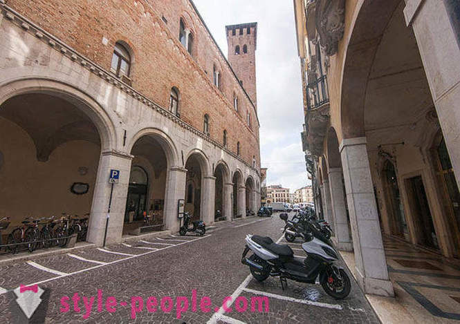 Gå gjennom den italienske byen Padua