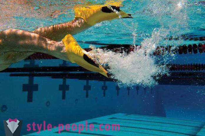 Hvordan velge svømmeføtter for svømming: trinnvis guide
