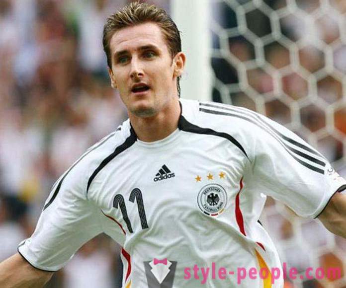 Miroslav Klose: biografi og karrieren til en fotballspiller