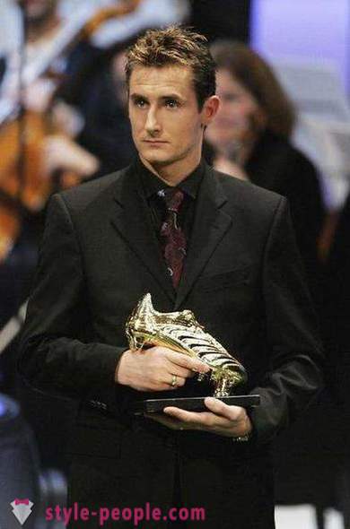Miroslav Klose: biografi og karrieren til en fotballspiller