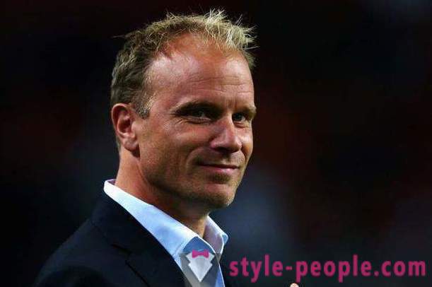 Dennis Bergkamp - Nederlandsk fotballtrener. Biografi idrettskarriere