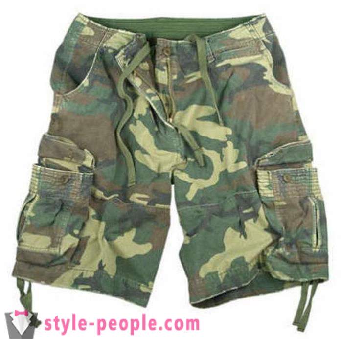 Camouflage shorts - stilige klær for ekte menn
