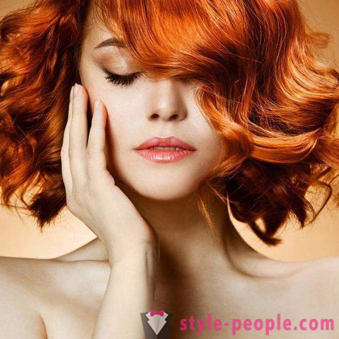Nyanser av rød farge for farget hår