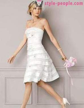 Lacy hvite kjoler kort