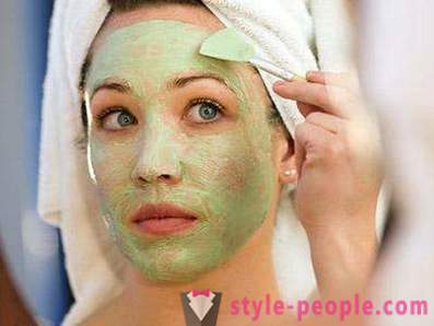Masken av agurk ansiktsbehandling. Gaver av naturen for skjønnhet og helse av huden